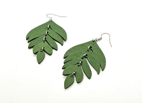 Leaf Earrings of tinted bamboo