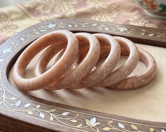 Perzikkleurige maansteen armband | Etherische minimalistische kristallen armband