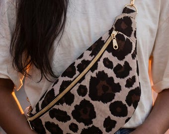 Riñonera de mujer de jacquard con estampado de leopardo