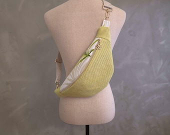 Women's corduroy fanny pack in anise green