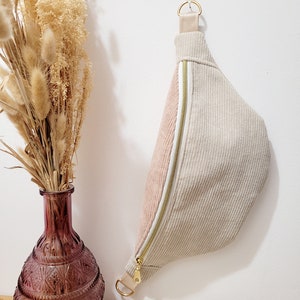 Sac banane velours côtelé blanc, rose cadeau noël , cadeau pour femme , fête des mères , cadeau d'anniversaire