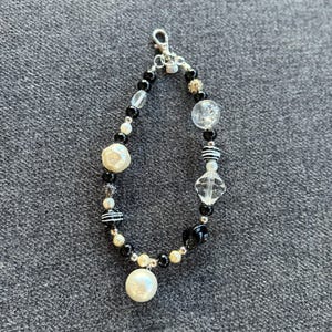 Pulseira de celular com contas vintage: chaveiro com pingente de pérola