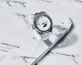 Casio GA-2100 G-Shock klocka – metallboett och gummiarmband – vit urtavla