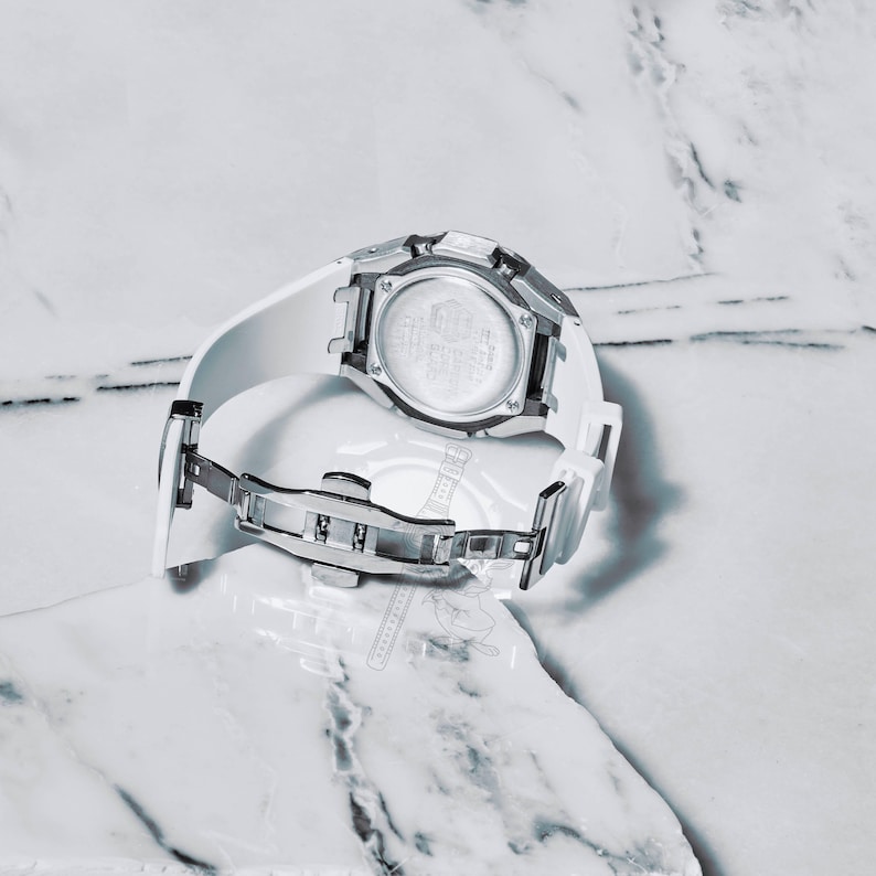 Relógio Casio GA-2100 G-Shock – Caixa de metal e pulseira de borracha modificadas – Mostrador branco imagem 3