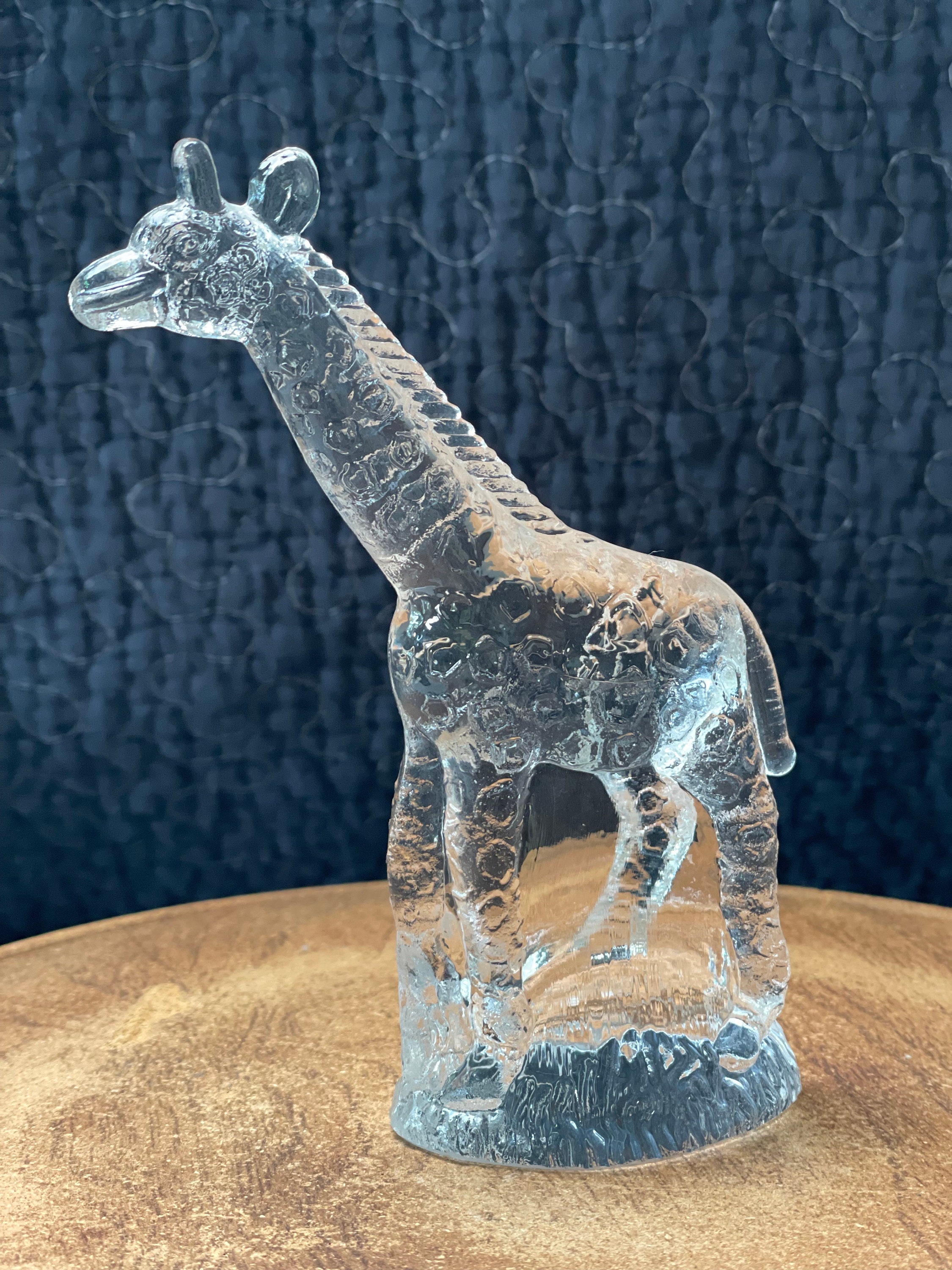 Glass Giraffe Vintage collectable figurine paperweight.