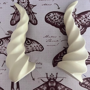 3D Printed Large Horns – DIY Horns for Headbands or Clips – Perfect for Halloween & Ren Faires