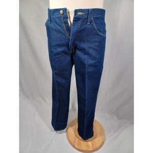 Wrangler Jeans Mens Medium Blue Straight Leg Denim 5 Pocket Classic Casual Fit image 1