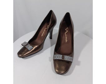 Nina Shoes Womens Size 7.5 Brown Bronze Deann-ML Bow Pumps Rhinestone Dressy