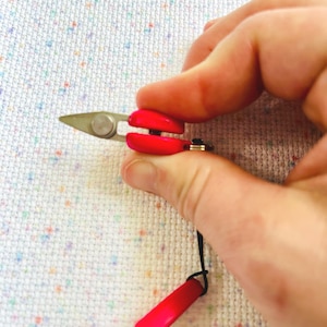 Needleminder Reiseschere : Magnet auf der Rückseite, bereit für Ihren Needleminder, pinch style