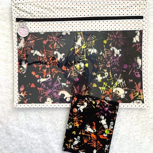 Borsa per progetti di cucito con ragnatele di fantasmi di Halloween: parte anteriore in vinile 14x11 e motivo abbinato