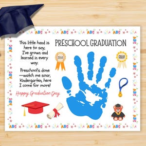 Manualidad de graduación de preescolar con huella de mano, poema de graduación con huella de mano, arte con huella de mano para el último día de clases, recuerdo escolar, actividad de guardería