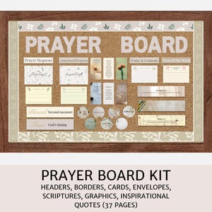 Pode incluir: Um quadro de cortiça emoldurado com a inscrição "PRAYER BOARD" com vários cartões, notas e elementos decorativos. O quadro inclui seções para pedidos de oração e orações respondidas. O kit inclui cabeçalhos, bordas, cartões, envelopes, escrituras, gráficos e citações.