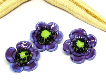 3 glass flowers, lampwork, 15-16mm x 8mm, 2mm eyelet, MTO