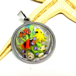 1 glass pendant waterworld, sea, aquarium, fishbowl, fishtank, clownfish, octopus, lampwork, ready to ship image 1