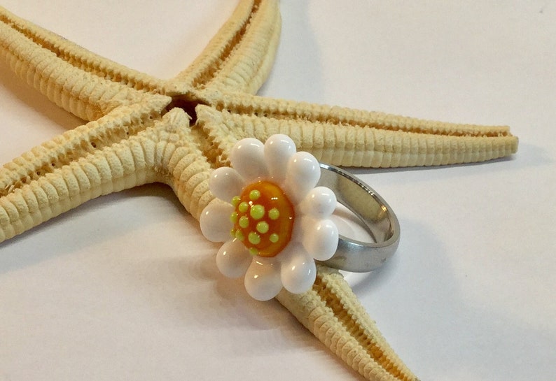 glass ring top, lampwork, daisy, 2,5mm nut, changeable, MTO image 2