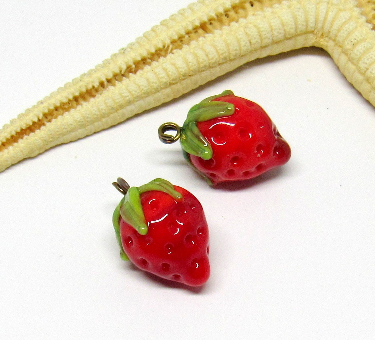 40Pcs Handmade Lampwork 3D Strawberry Beads, Strawberry