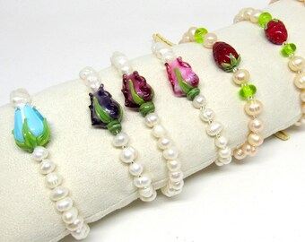 1 stretch bracelet, lampwork, rosebud, sweetwaterpearls, muranoglass, MTO