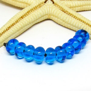 10 glassbeads, 8mm x 5mm, colorchoice hole 2mm, lampwork Aqua (Hellblau)