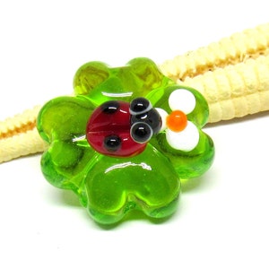 1 glass shamrock bead, ladybug, lampwork, muranoglass, 17mm, hole 2mm