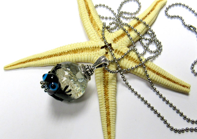 glass pendant, with frog, glittering inside, lampwork image 3