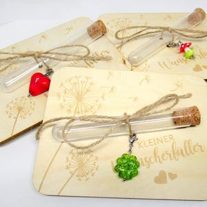 1 Grußkarte "Wunscherfüller" mit Charmsanhänger Pilz, Herz oder Kleeblatt, Holz, Muranoglas, Lampwork, MTO, (Stecker-0009)