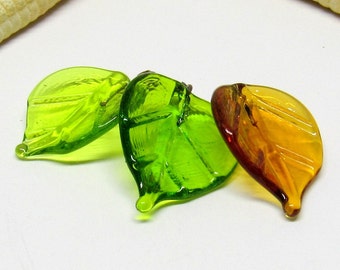 3 glass leaves, lampwork, muranoglass, 16-17mm x 13mm, 2mm eyelet, MTO