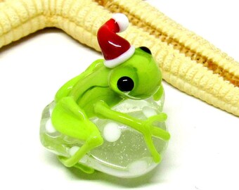 glass heart with frog, as bead or pendant, lampwork, MTO