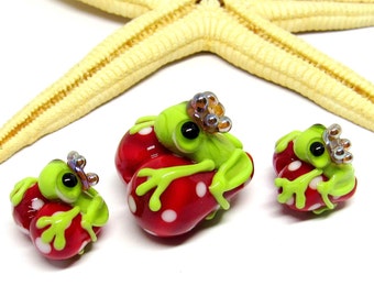 Glasperlen Herzchen mit Frosch, 12mm oder 20mm, Muranoglas, Lampwork, MTO