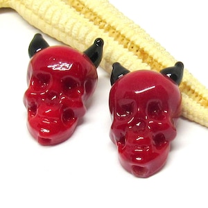 2 glassbeads skull, devil, red,black, hole 2mm, lampwork, MTO