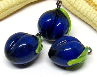 3 glass plum beads, lampwork, muranoglass, 12mm; 2mm eyelet, MTO