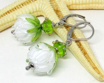 Glas Ohrringe Blüten weiß-grün, Muranoglas, Lampwork, MTO