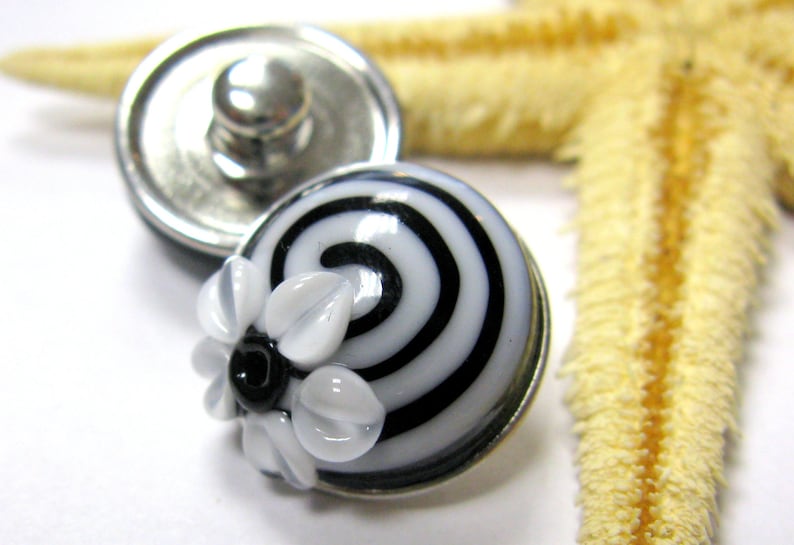lampwork bead popper snap muranoglass white black 18mm