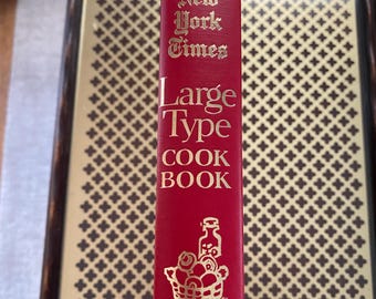 Vintage New York Times  Cookbook 1968 Edition. Large Print Edition. Retro Cookbook for Kitchen Decor and Collectors. Excellent Condition.