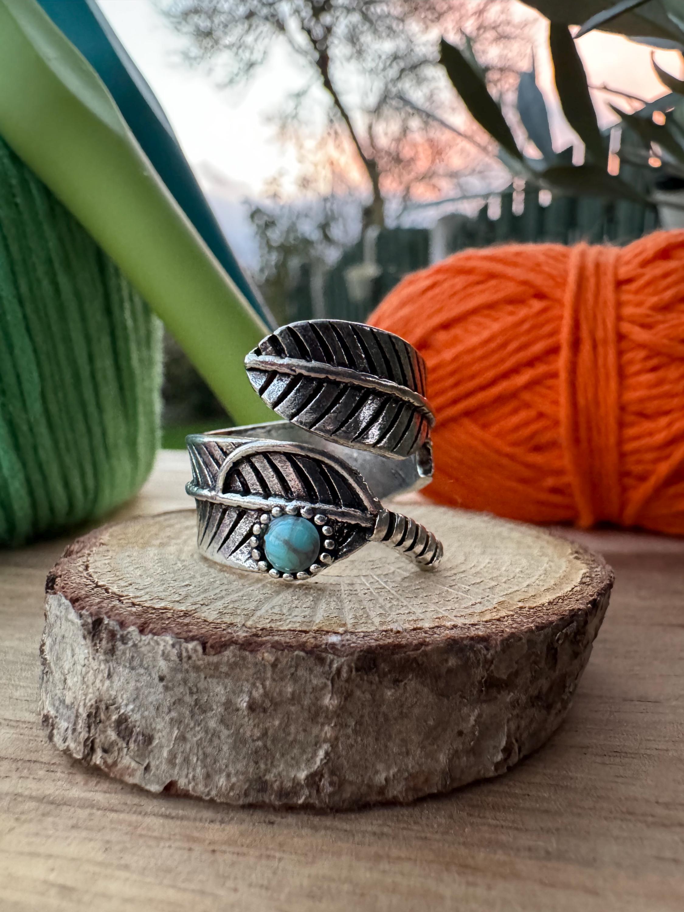 Adjustable Scroll Fashion/Crochet Ring