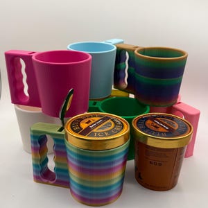 Pint size Ice Cream holder with spoon slot