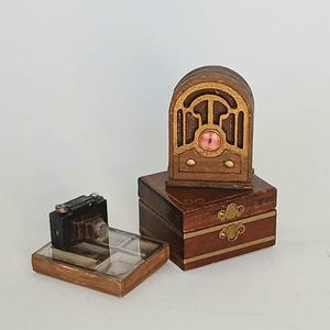 ラジオ ヴィンテージ ミニチュア ユニークなメゾン ド プーペ、レシェル 1:12、メインとシグネを作ります。職人のユニークなジャンルを苦労せずに。