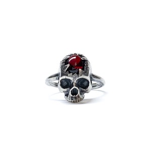 Animus Apertus skull ring in sterling silver