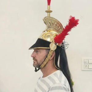 Handgemaakte Napoleon messing Cuirassier Pickelhaube Napoleon-helm met displaystandaard afbeelding 1