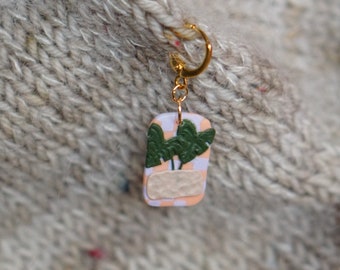 Checkerboard Monstera stitch marker