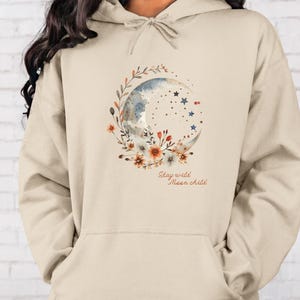 Felpa con cappuccio Stay Wild Moon Child: maglietta grafica Celestial Boho