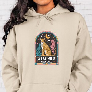 Felpa con cappuccio Celestial Leopard: maglietta grafica Stay Wild Moon Child