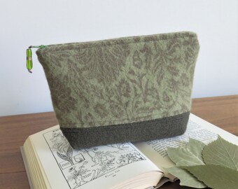 Wool Zip Pouch, Green Floral Pattern Wool Purse, Eco Friendly Upcycled Sweater Wool Clutch