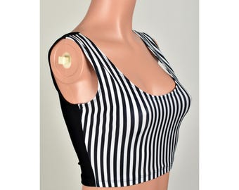 Versandfertig: Größe S schwarz weiß gestreift Spandex Cropped Tank Top vertikal gestreift Stretch ärmelloses Shirt Halloween Kostüm Gothic
