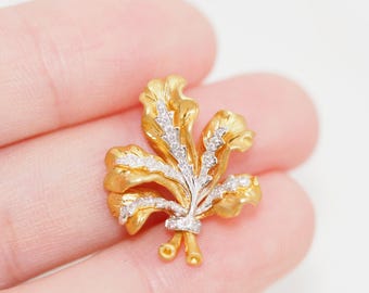 18k Solid Gold Diamond Leaf Pendant, botanical design, handmade engraving, Anniversary Gift