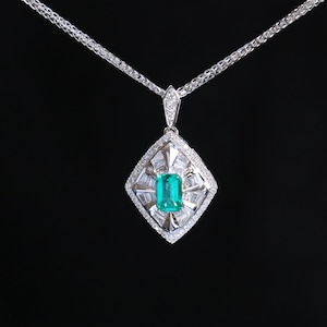 Smaragd Anhänger mit Diamant, Gebürstet Gold Anhänger, Anhänger aus 18k Gold, Einzigartiger Verlobung Anhänger, Smaragd Anhänger, Vintage Gold Anhänger