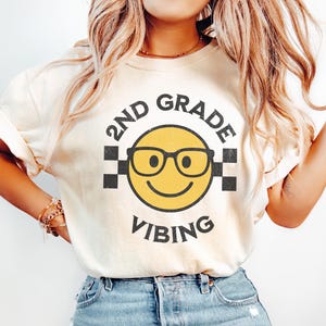 Retro 2nd Grade Teacher Shirt, Comfort Colors Back to School Tee, Second Grade Shirt for Teachers, New Teacher Shirt, 2nd Grader Mom Gift