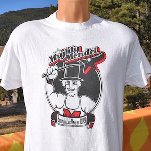 vintage 70s t-shirt mighty MENDEL magic vegas tee Large XL insurance wtf