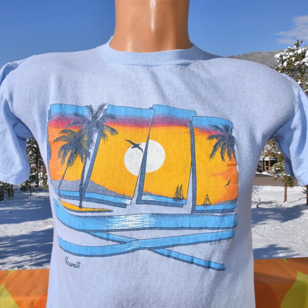 vintage 80s t-shirt HAWAII beach palm trees sunset cotton Medium light blue