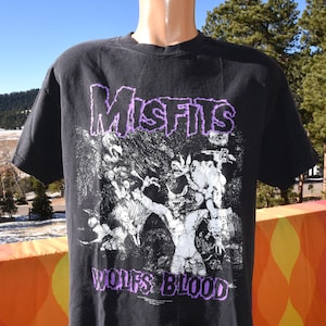 Vintage 00s t shirt MISFITS wolfs blood punk tour black tee Medium