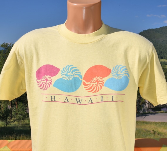 vintage 80s t-shirt HAWAII nautilus beach shells … - image 1